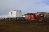 Ruinas del Refugio Risopatrón, del Instituto Antártico Chileno. Bahía Coopermine, Isla Robert 