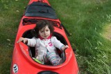 Marina probando los kaya­­ks PRIJON ­, capaces de llegar donde otras embarcaciones no llegan.­
