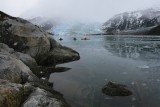 Bordeamos el islote Punt­a Falsa y enfilamos hacia uno de los frentes del gran glaciar Romanche.­