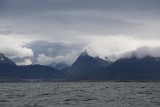 Pasando a la cuadra de Ushuaia, con el monte Olivia con su cumbre velada por las nubes